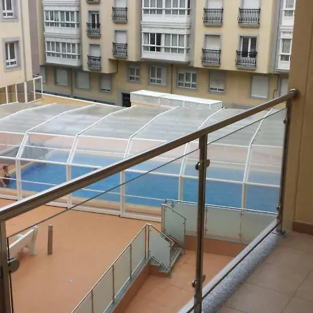 Playa Con Terraza Y Piscina ビベイロ
